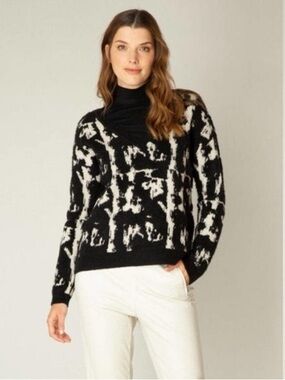 Yest V-Neck Textured Knit Sweater